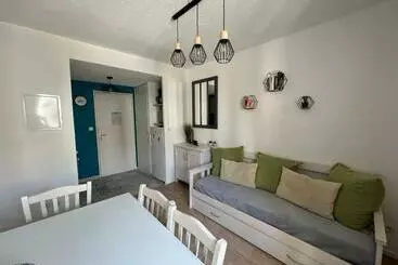 ツーリストアパートメント T2 Climatisé à L Ile D Or Avec Piscine Près De La Plage