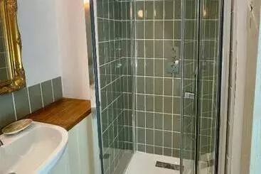 ツーリストアパートメント The Grannery