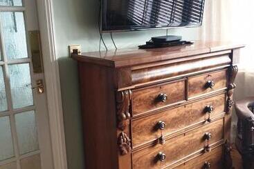 Harry S Bed And Breakfast