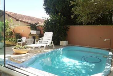 پانسیون Casa Da Oma