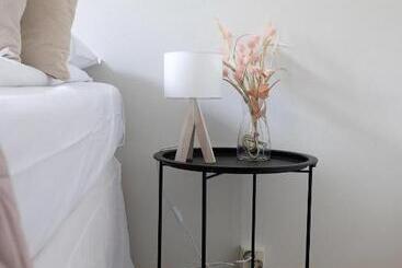 Apartamentos turísticos 2ndhomes Bright 1br Apartment With Superb Location!