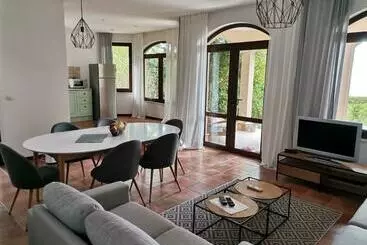 ツーリストアパートメント Black Sea Rama Golf And Villas, Bell Tower Villa
