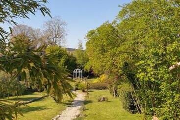 مبيت وإفطار La Maison Des Thermes, Chambre D Hôte