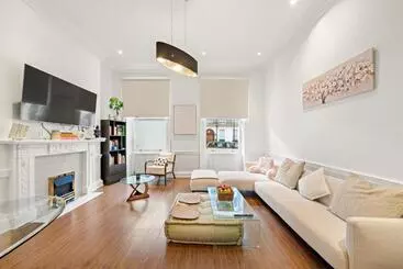 تختخواب و صبحانه Central London Rooms
