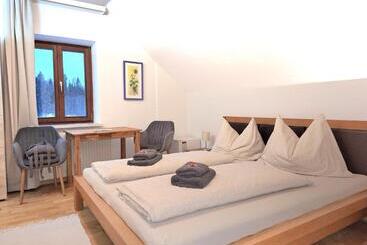 דירות לתיירים Gössl, Apartement Und Doppelzimmer