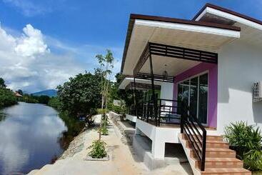 Hotel โรงแรม ทิพย์บุรี ริเวอร์ไซค์