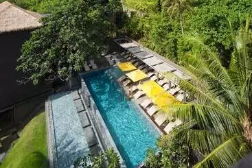 Hotel Beach Club by Haadtien