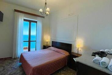 ベッドアンドブレックファースト Residenza Porta Di Mare