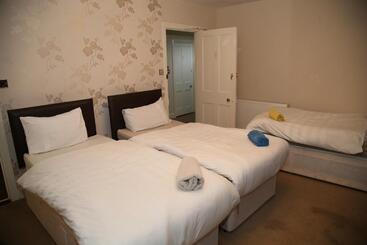 פנסיון Victorin House   All Rooms Are En Suite