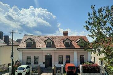 Bed & Breakfast Rooms čehovin