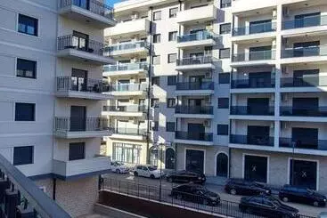 ツーリストアパートメント Impressive Apartment