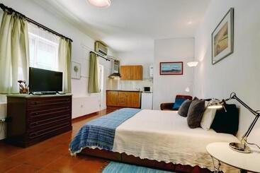 펜션 Alojamentos Oasis