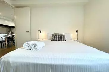 ツーリストアパートメント Readyset Apartments At Marque