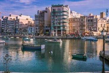 Bookarest Hostel Malta