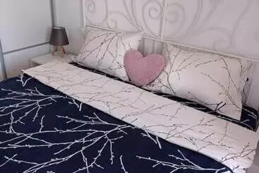 آپارتمان‌های توریست‌ها Lovely Apartment   Ljupki Stan