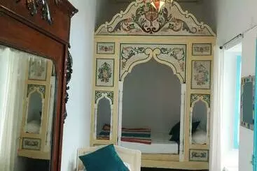 ペンション Dar Evelyne By Daldoul