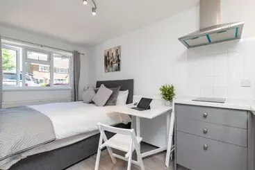 آپارتمان‌های توریست‌ها Findon  Stylish Suite 10mins Close To Airport