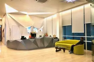 Hotel โรงแรมโกลว์ รัตนา เพลส