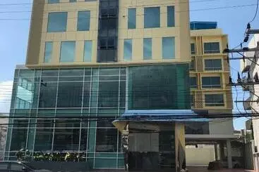 Hotel โรงแรมโกลว์ รัตนา เพลส