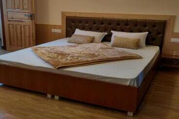 Hotel Ditto Room Kufri Ashray