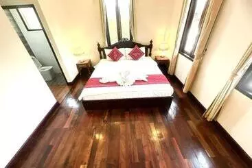 Villa Bouathong Hotels