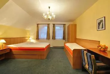 تختخواب و صبحانه Pension Alba