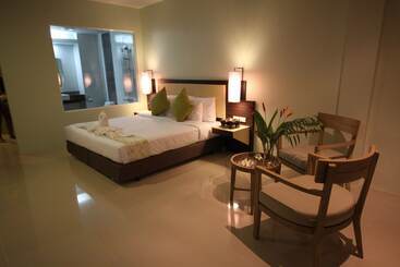 هتل Am Surin Place Sha Extra Plus