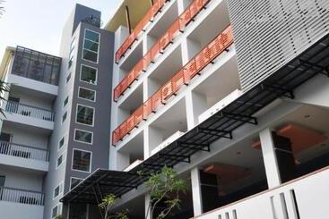 هتل Am Surin Place Sha Extra Plus