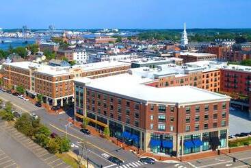 هتل Hampton Inn & Suites Portsmouth Downtown