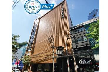 Отель The Raya Surawong Bangkok