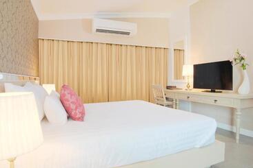 酒店 The Raya Surawong Bangkok