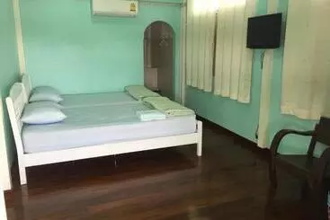 Majatalo Baan Songsri