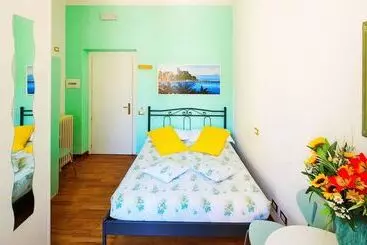 Pensão Lia Rooms