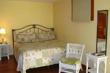 ベッドアンドブレックファースト Inkwell Beach Cottage