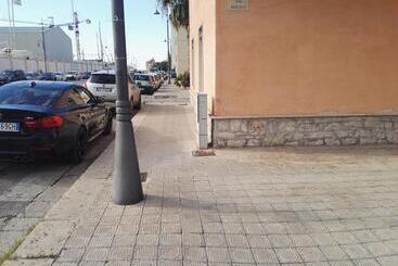 تختخواب و صبحانه L'oasi Del Porto