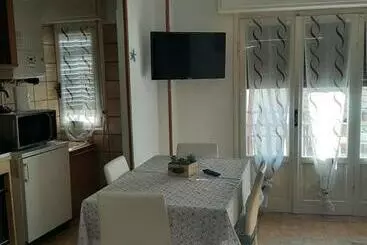 آپارتمان‌های توریست‌ها Alloggio Privato