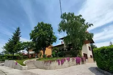 آپارتمان‌های توریست‌ها Apartma Breza