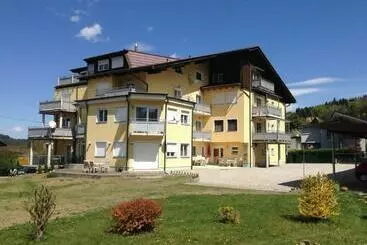 ツーリストアパートメント Carlotta Apartment