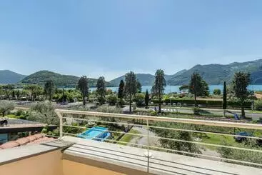 Turistihuoneistot Casa Caterina Mansarda Vista Lago