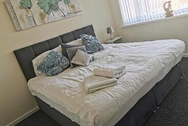 관광객 아파트 Goldthorn Wolverhampton Sleeps 5 Long Term Comfortably And Families