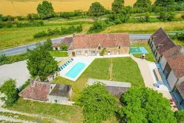 Turistihuoneistot So Villa La Girardiere 28   Heated Pool   Basket   Jacuzzi   2h Paris   30 Beds
