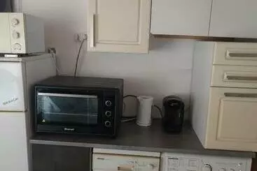 ツーリストアパートメント Studio Charmant