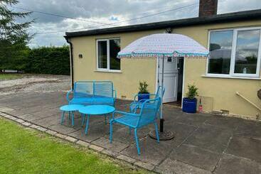 관광객 아파트 Yew Tree Bungalow, Onneley, Cheshire