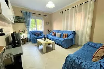 ツーリストアパートメント Cheap Apartment