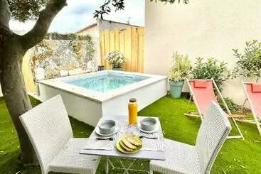 Apartamentos turísticos Studio Piscine Balnéo Chauffée