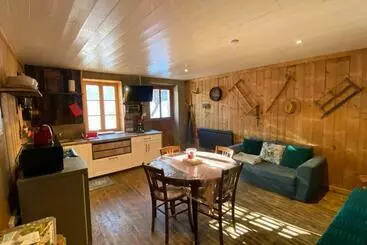 ツーリストアパートメント Authentique Logement De Colpoteur