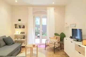 ツーリストアパートメント Con Patio En El Centro De Bilbao & Guggenheim