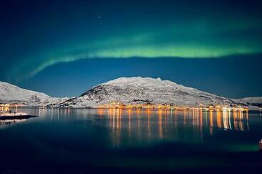 Жильё для туристов Kvaløya Apartment By The Sea