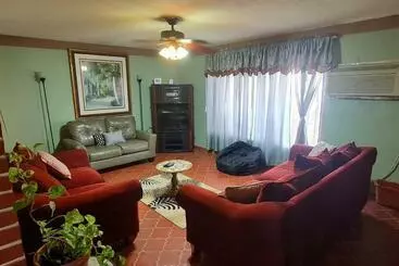 ツーリストアパートメント Very Comfortable House