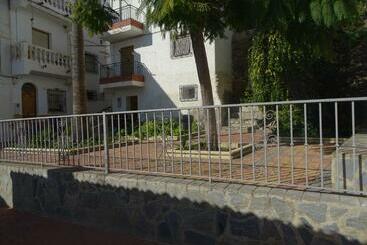 ツーリストアパートメント Casa Margarita Charming Character Cottage In Bedar, Andalusia